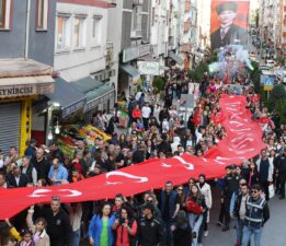 10 BİNLER YÜRÜDÜ, FESTİVAL ATEŞİ YAKILDI