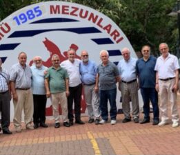 1985 MEZUNLARI 40 YIL SONRA AYNI MEKANDA BİR ARAYA GELDİ