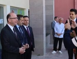 ESKİ MAHKUM ABLA-KARDEŞ İKİ KADINI  LİSE İÇİNDE KATLETTİ.