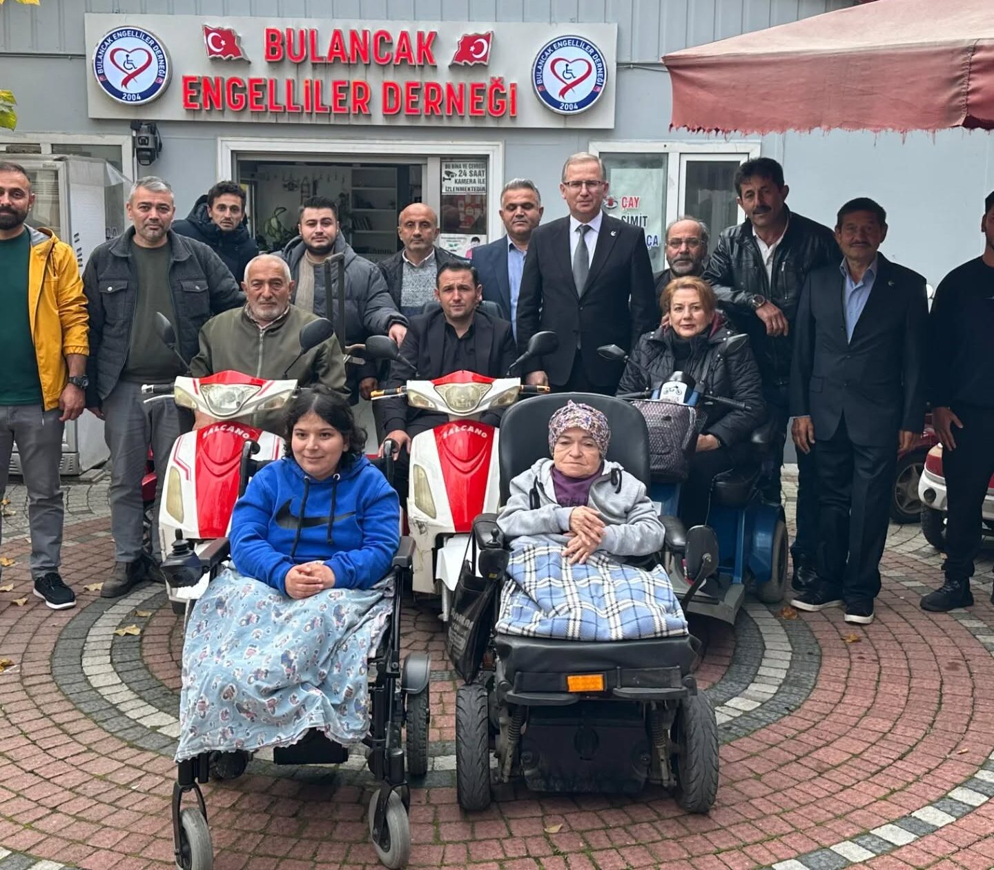 YENİDEN REFAH’TAN ANLAMLI ZİYARET: “IŞIĞINIZ HİÇ SÖNMESİN”