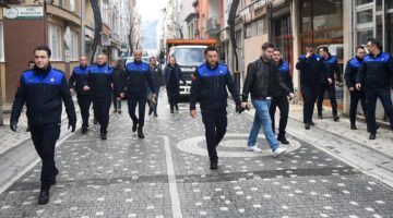 KALDIRIM İŞGALİNE ÖDÜN VERİLMİYOR