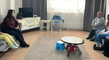 KAYMAKAM EŞİ ÇİĞDEM TUNCER’DEN ÖZEL ÖĞRENCİLERE DUYGU YÜKLÜ ZİYARET