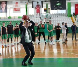 BAŞKAN KÖSE ZORLU MAÇ ÖNCESİNDE KERASUSSPOR ANTRENMANINI ZİYARET ETTİ