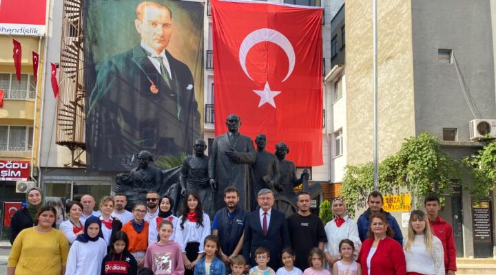 GİRESUN BULANCAK’TA TÜRK BAYRAĞINA ANLAMLI SAYGI