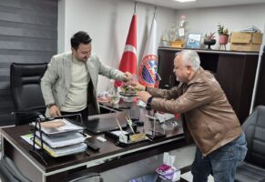 ÜMREDEN DÖNEN FEN İŞLERİ MÜDÜRÜ TANRIVERDİ’YE ANLAMLI ZİYARET