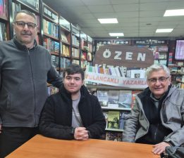 18 YAŞINDA 5. KİTABIN TASLAĞINI HAZIRLIYOR