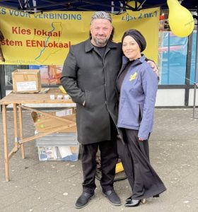 HER BAŞARILI KADININ YANINDA DURAN BİR EŞ DE VARDIR