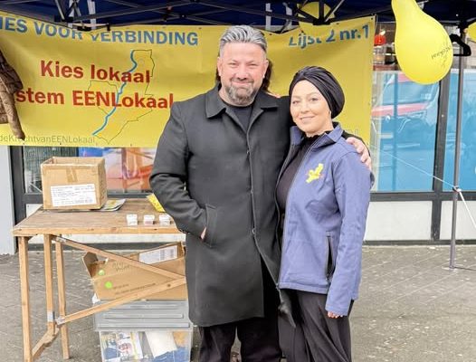 HER BAŞARILI KADININ YANINDA DURAN BİR EŞ DE VARDIR