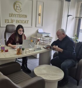 DİYETİSYEN ELİF BOZAT’A ANLAMLI ZİYARET