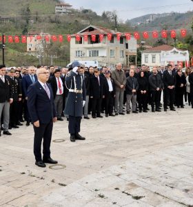 ÇANAKKALE ZAFERİ’NİN 111. YILINDA ŞEHİTLERİMİZ MİNNETLE YAD EDİLDİ