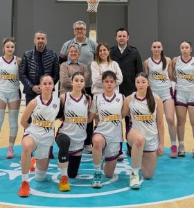 UĞUR OKULLARI KIZ BASKETBOL TAKIMI TÜRKİYE FİNALLERİNDE