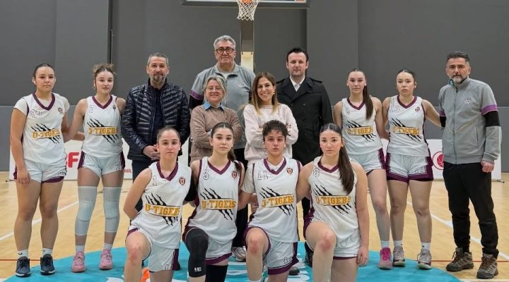 UĞUR OKULLARI KIZ BASKETBOL TAKIMI TÜRKİYE FİNALLERİNDE