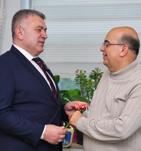  BAŞKAN SIBIÇ’TAN SAĞLIK KAHRAMANLARINA ANLAMLI ZİYARET