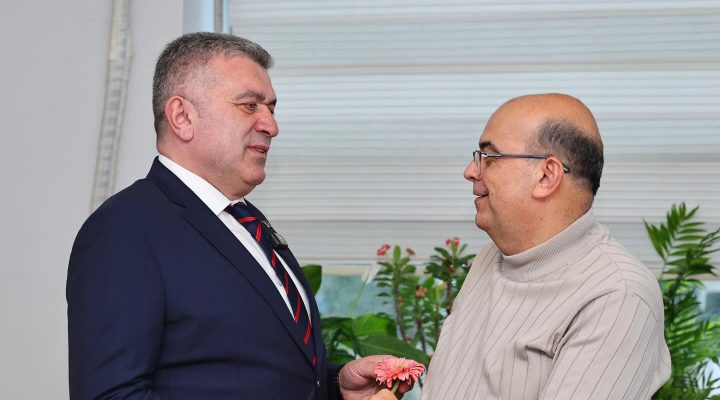  BAŞKAN SIBIÇ’TAN SAĞLIK KAHRAMANLARINA ANLAMLI ZİYARET