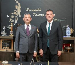 BELEDİYE BAŞKANI FUAT KÖSE, GENEL BAŞKAN ÖZGÜR ÖZEL’İ ZİYARET ETTİ