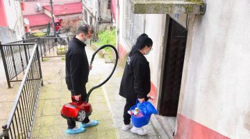 GİRESUN BELEDİYESİ İHTİYAÇ SAHİBİ VATANDAŞLARA EV TEMİZLİĞİ VE KİŞİSEL BAKIM HİZMETİ VERİYOR