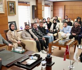 GİRESUN ÜNİVERSİTESİ TOPLULUK BAŞKANLARINDAN BELEDİYE BAŞKANI KÖSE’YE ZİYARET