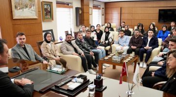 GİRESUN ÜNİVERSİTESİ TOPLULUK BAŞKANLARINDAN BELEDİYE BAŞKANI KÖSE’YE ZİYARET