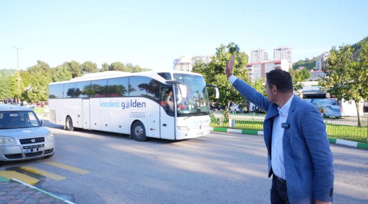 BAŞKAN KÖSE OTOGARDA GURBETÇİLERİ UĞURLADI