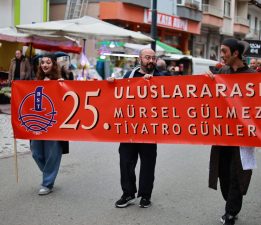 BULANCAK’TA TİYATRO RÜZGÂRI SOKAKLARA TAŞTI