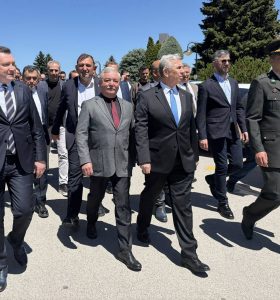 TARİHİ KENTLER BİRLİĞİ GENEL KURULUNDA MUSTAFA ÖZTÜRK DETAYI