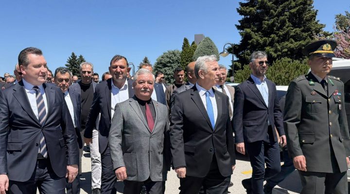 TARİHİ KENTLER BİRLİĞİ GENEL KURULUNDA MUSTAFA ÖZTÜRK DETAYI