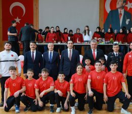 ATA’NIN EMANETİ GENÇLİK, BAYRAMINI GURURLA KUTLADI
