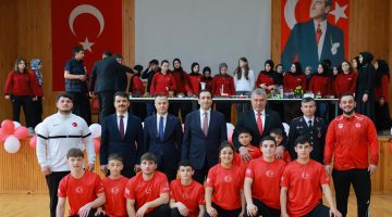 ATA’NIN EMANETİ GENÇLİK, BAYRAMINI GURURLA KUTLADI