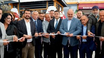 KONAK KAFE KAPILARINI AÇTI
