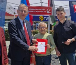 YENİDEN REFAH PARTİSİ BULANCAK TEŞKİLATI VATANDAŞLARLA BAYRAMLAŞTI