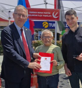 YENİDEN REFAH PARTİSİ BULANCAK TEŞKİLATI VATANDAŞLARLA BAYRAMLAŞTI