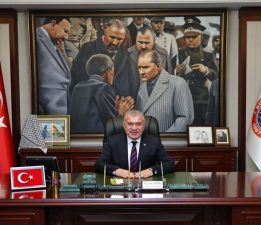 BAŞKAN SIBIÇ: “BAYRAMLAR TOPLUMUMUZU BİR ARADA TUTAN DEĞERLERİMİZDİR”