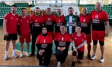 GİRESUN’DA KURUMLAR ARASI VOLEYBOL HEYECANI SALONLARI ISITIYOR
