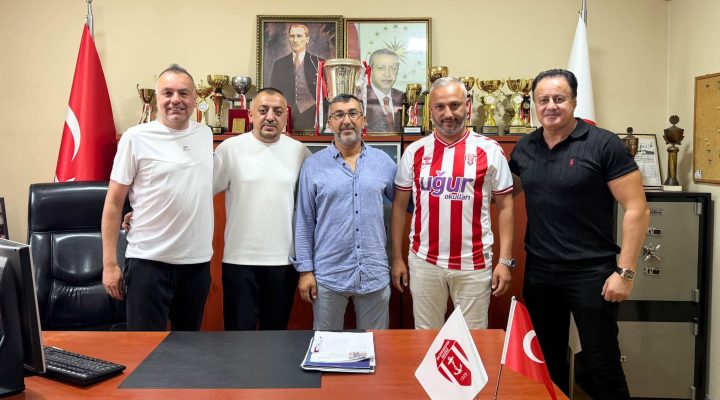 1926 BULANCAKSPOR’DA YENİ DÖNEM BAŞLADI! ÖMER FARUK UZUNER İÇİN İMZA TÖRENİ DÜZENLENDİ