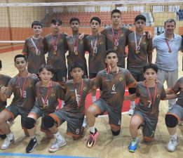 ANALİG VOLEYBOL TAKIMI TÜRKİYE YARI FİNALLERİNDE