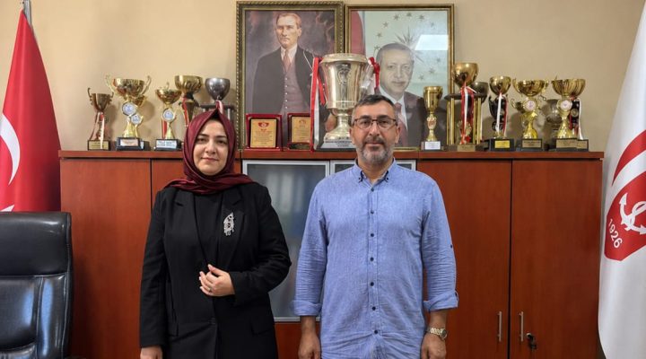 100 YILLIK ÇINARDA KADINLAR ARTIK KARAR MASASINDA