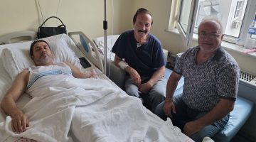 YILLARIN İKİ USTA BERBERİ HASTANEDE BULUŞTU