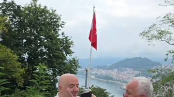OSMAN AĞA ANIT MEZARI BAŞINDA CANLI YAYIN SÜRPRİZİ