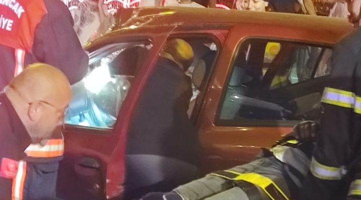 BULANCAK İSKELE MEVKİİNDE YABANCI PLAKALI TIR İLE OTOMOBİL ÇARPIŞTI