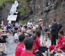 DR. HAKAN GÜVENÇ VEFATININ YIL DÖNÜMÜNDE ANILDI