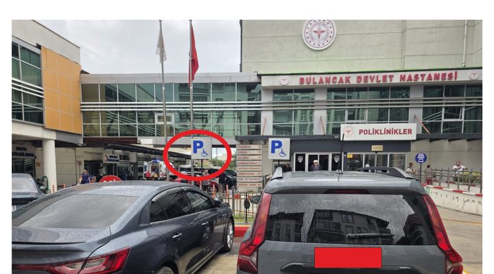 ENGELLİ PARK ALANINA İKİ LEVHA, BİR DE KAMERA!