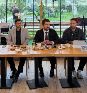 PİRAZİZ’DE GENÇLERE SICAK KARŞILAMA
