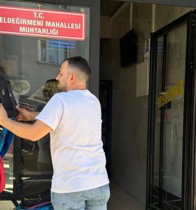SELDEĞİRMENİ MUHTARI ALİ ŞAHİN’DEN ÖRNEK DAVRANIŞ: ASKIDA OKUL ÇANTASI