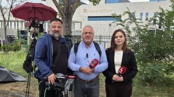 DANIŞTAY ÖNÜNDE BULANCAK HABER VE ULUSAL BASIN AYNI SAHADA