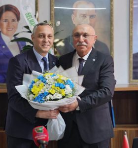İYİ PARTİ GİRESUN’DA YENİ DÖNEM: ÖZDEMİR BOZATLIOĞLU GÖREVİ DEVRALDI
