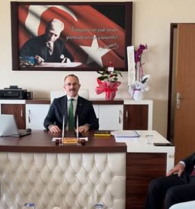 KEŞAP’TA EĞİTİM BULUŞMASI: MUSTAFA GÜNDOĞDU’DAN ŞENEL BULUT’A HAYIRLI OLSUN ZİYARETİ